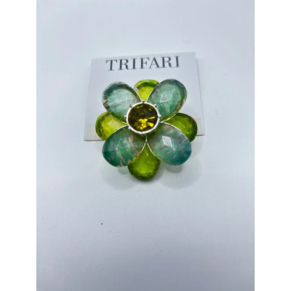 Trifari Green Flower Brooch Silver Tone‎ Lime Emerald Petals Rhinestone Pin NEW